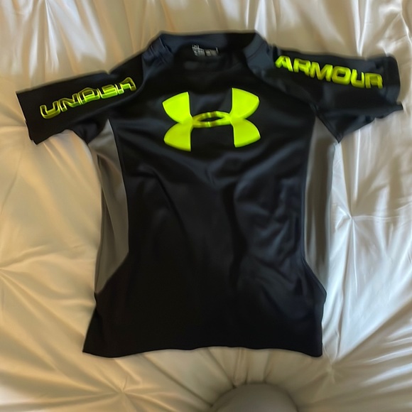 Under Armour Other - Under Armour size 7 SS